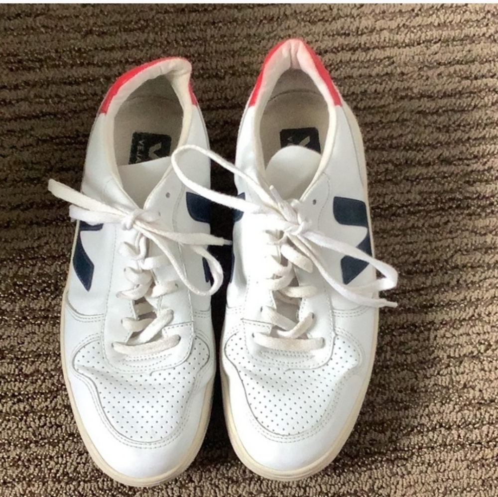 Veja V10  Size: EU 41 US10